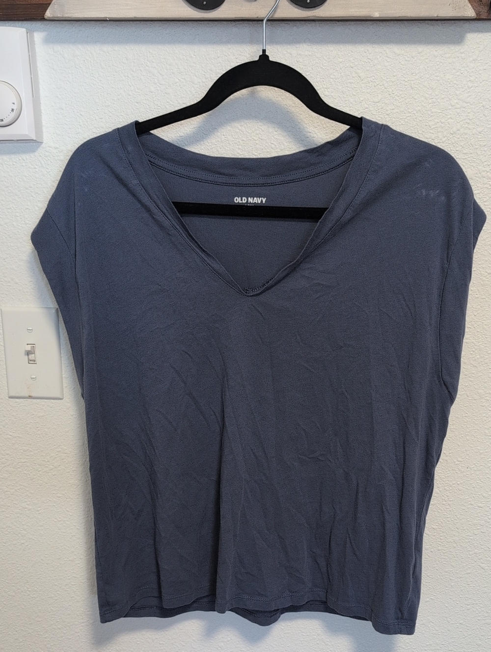 Old Navy Folklore Blue V-Neck Short Sleeve Tee